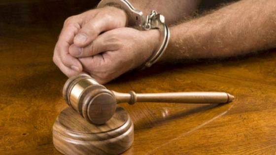 حبس عاطل تخصص فى سرقة الشقق بالهرم