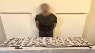 القبض على عاطل بتهمة سرقة مبلغ مالى من مكتب ملابس فى الموسكى