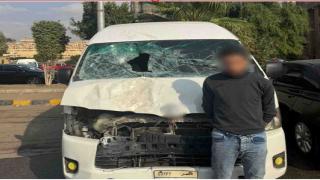 مصرع شاب دهسته سيارة ميكروباص أثناء عبور الطريق بالقطامية