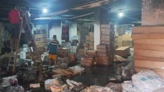 أخماد حريق نشب داخل مصنع ورق بحدائق الاهرام