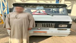علامة خادشة للحياء بإضاءة ميكروباص.. ضبط السائق في سوهاج