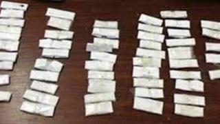 القبض على متهمة بحوزتها 130تذكرة هيروين بالسنطة